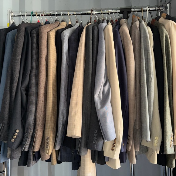 Jos. A. Bank Other - Assorted Men's Suits Collection (42Reg 36x29)